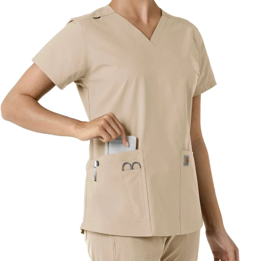 Blusa médica de cuello en V con paneles de punto Force Essentials para mujer