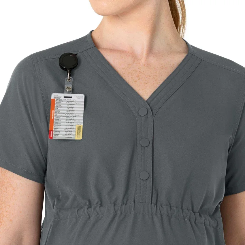 Blusa médica de maternidad Henley Force Essentials para mujer