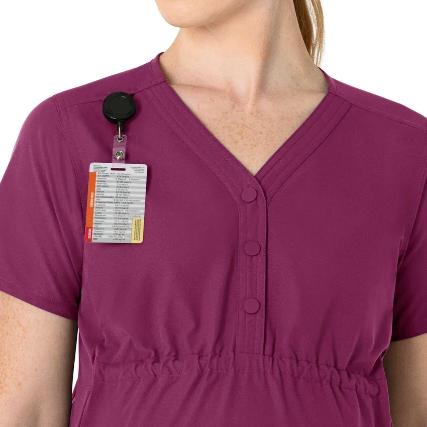 Blusa médica de maternidad Henley Force Essentials para mujer