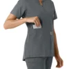 Blusa médica de mujer Force Essentials con cuello en V y paneles de punto