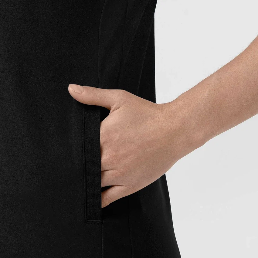 Blusa médica de punto con cuello en V Force Cross-Flex para mujer