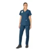 Blusa médica Force Essentials con cuello en V para mujer