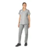 Blusa médica Force Essentials con cuello en V para mujer