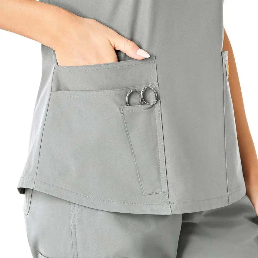 Blusa médica Force Essentials con cuello en V para mujer