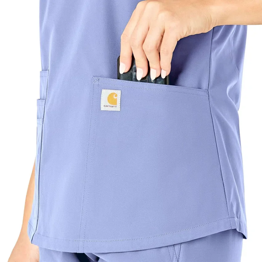 Blusa médica Force Essentials con cuello en V para mujer