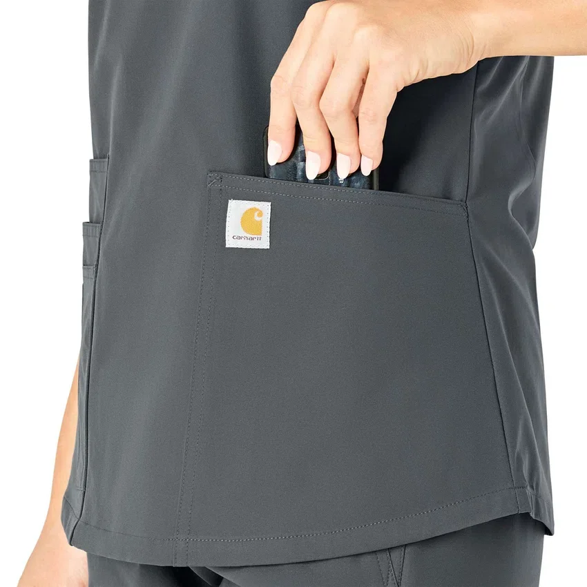 Blusa médica Force Essentials con cuello en V para mujer