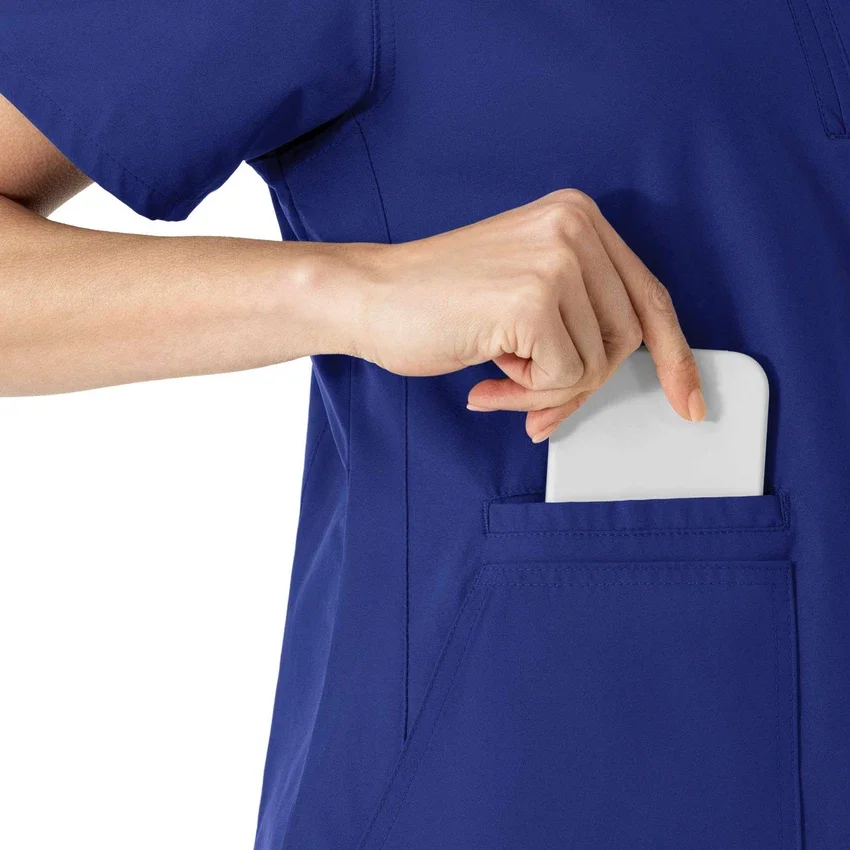Blusa médica tipo túnica con cuello en V «Force Essentials» para mujer