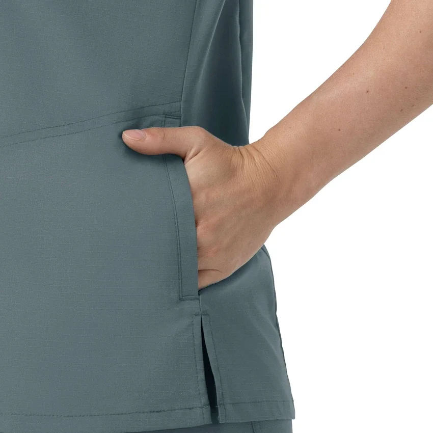 Blusa quirúrgica de cuello en V Rugged Flex Fld para mujer