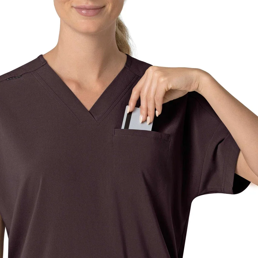 Camisa médica de mujer Force Cross-Flex con cuello en V oversize