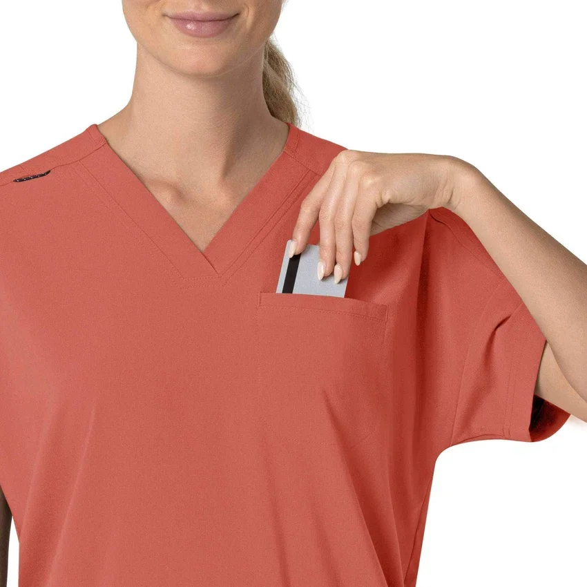 Camisa médica de mujer Force Cross-Flex con cuello en V oversize