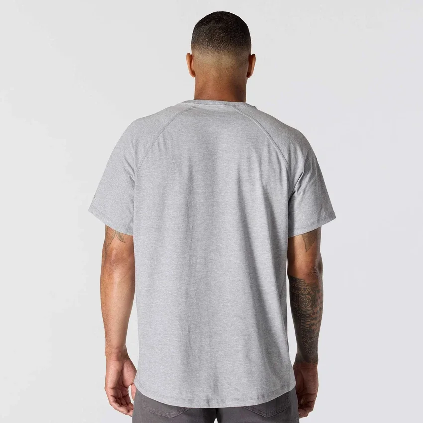 Camiseta de hombre Force de corte holgado con bolsillos y tecnología de absorción de la humedad
