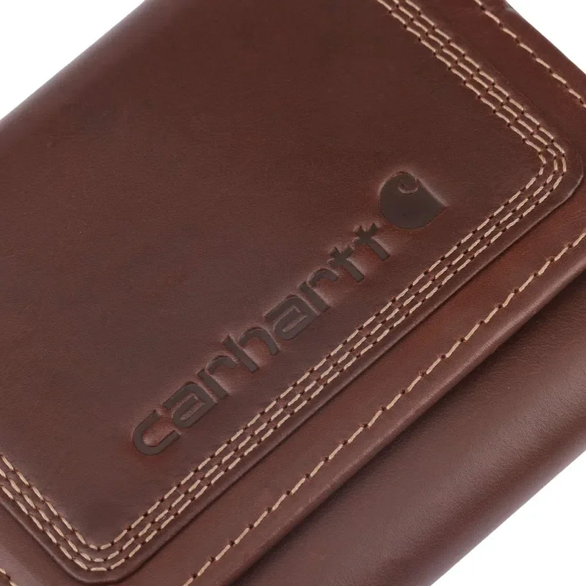 Cartera de cuero de tres pliegues con triple costura