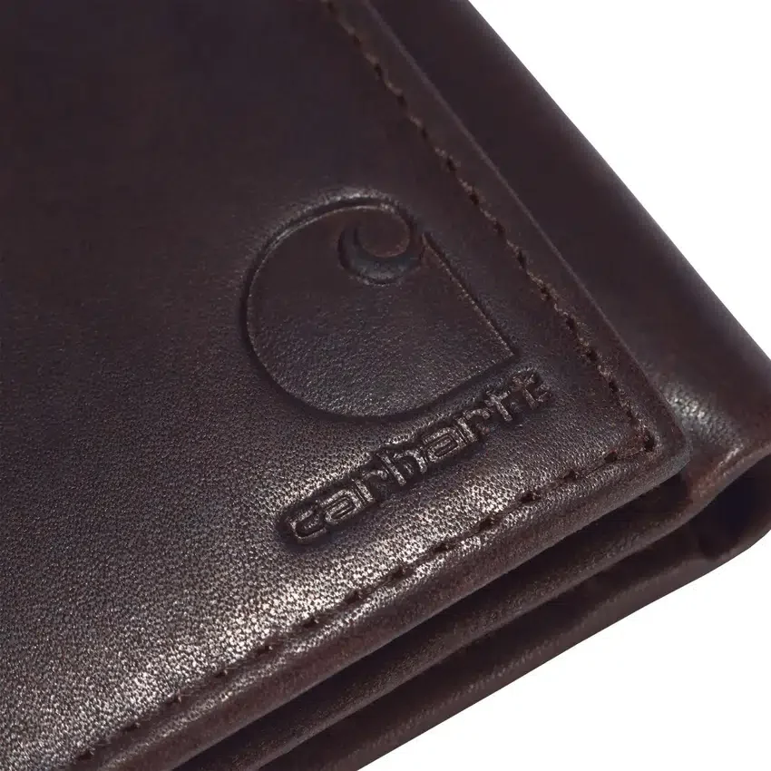 Cartera tríptica de cuero curtido al aceite