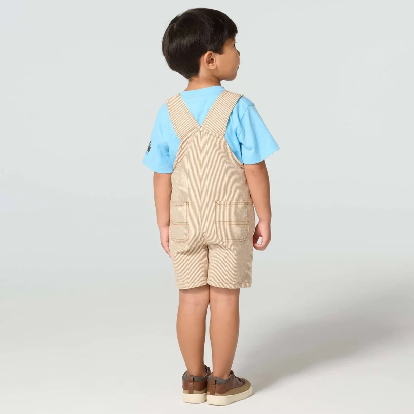 Conjunto de dos piezas para niño: camiseta de manguitos cortos y peto de rayas marrones (niños pequeños)