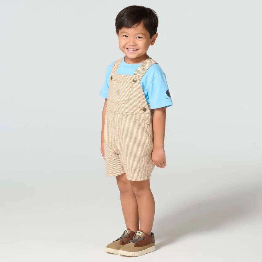 Conjunto de dos piezas para niño: camiseta de manguitos cortos y peto de rayas marrones (niños pequeños)