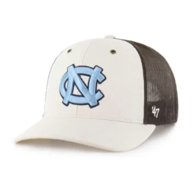 Gorra trucker sin teñir de los Tar Heels de Carolina del Norte, modelo '47