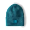 Gorro con parche a juego
