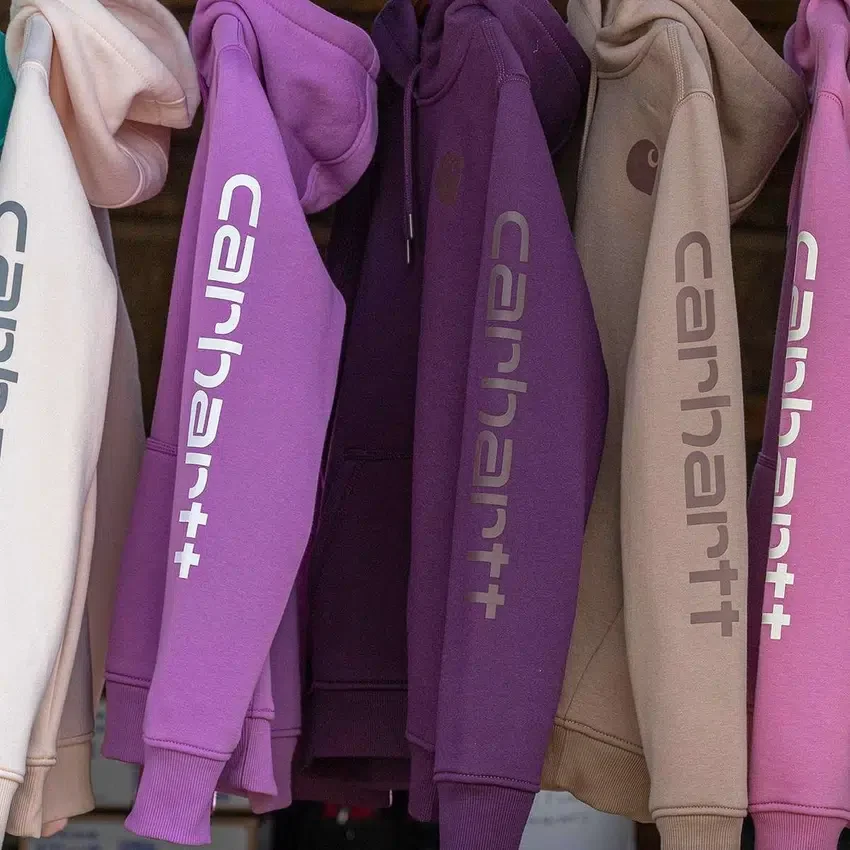 Sudadera con capucha y logotipo de Clarksburg para mujer, de corte holgado y forrada de forro polar